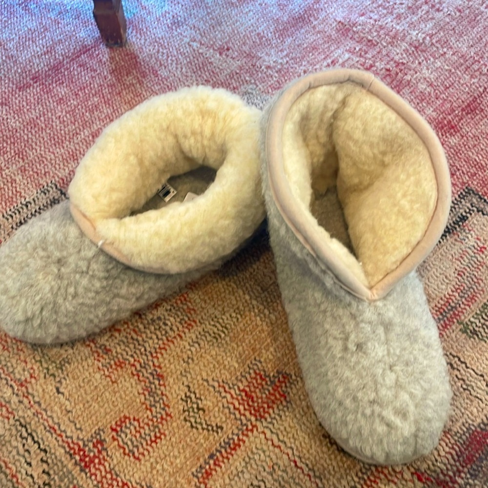 Sherpa slippers.  In excellent condition.